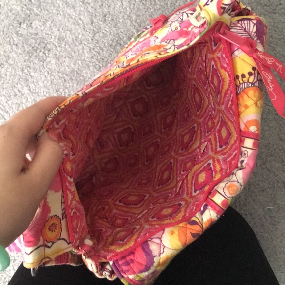 Vera Bradley crossbody - Picture 3 of 5